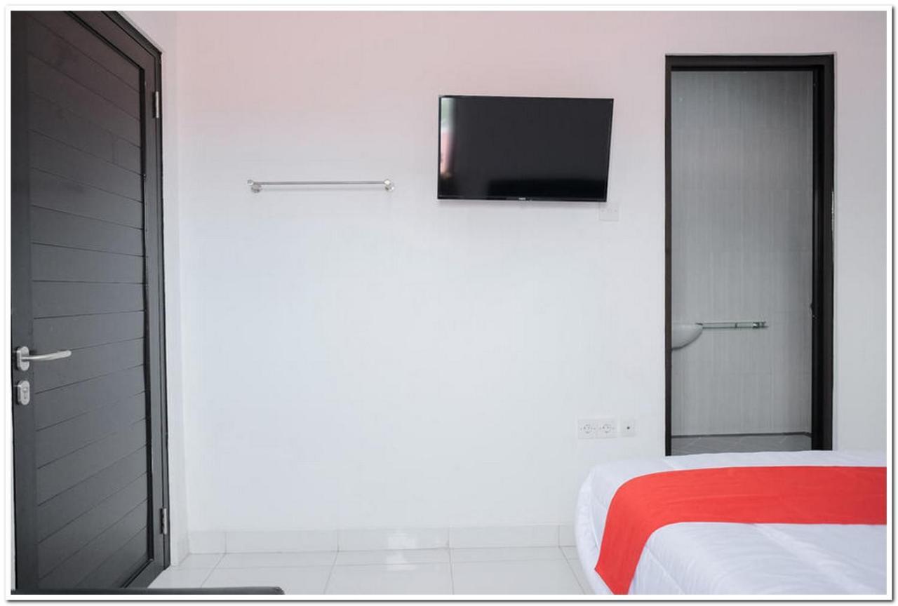 Reddoorz Near Kota Tua 2 Hotel Джакарта Екстериор снимка