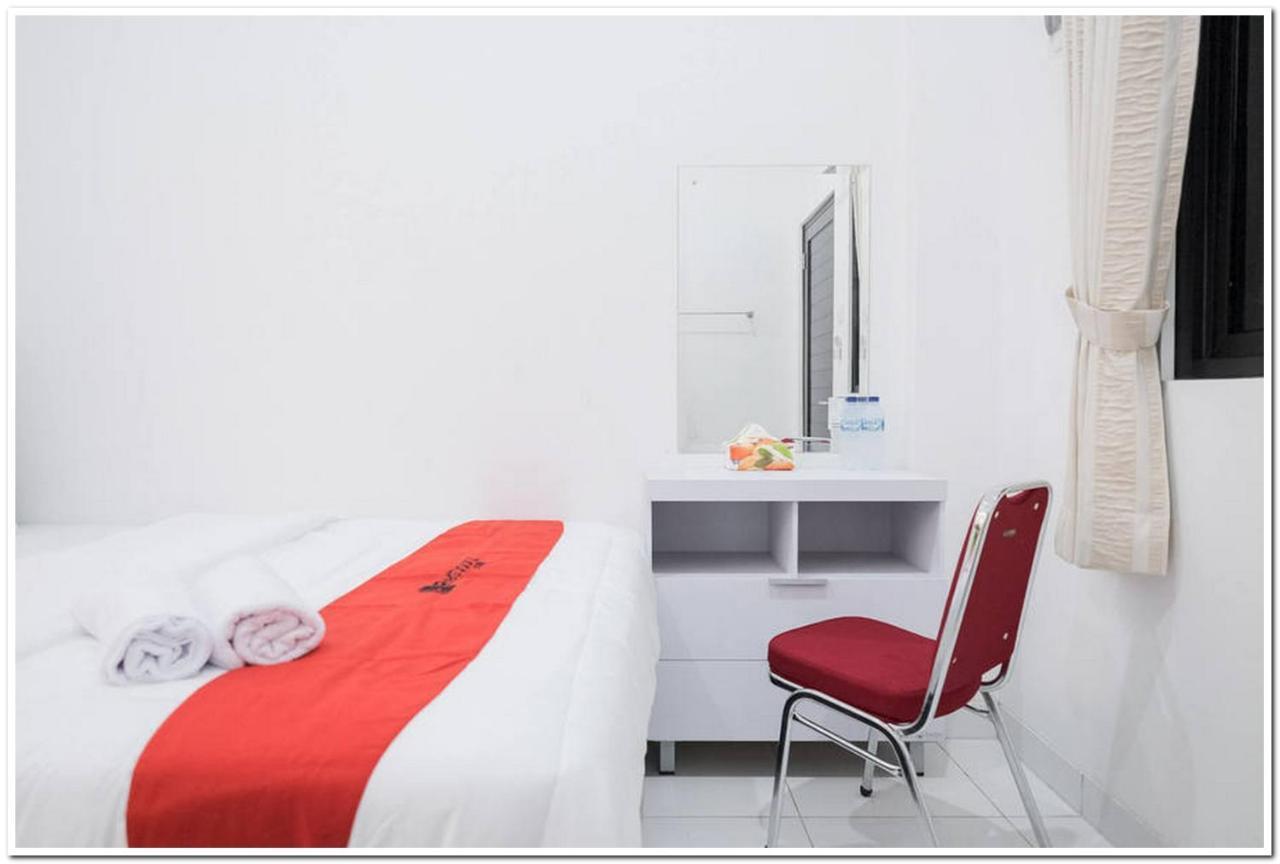 Reddoorz Near Kota Tua 2 Hotel Джакарта Екстериор снимка