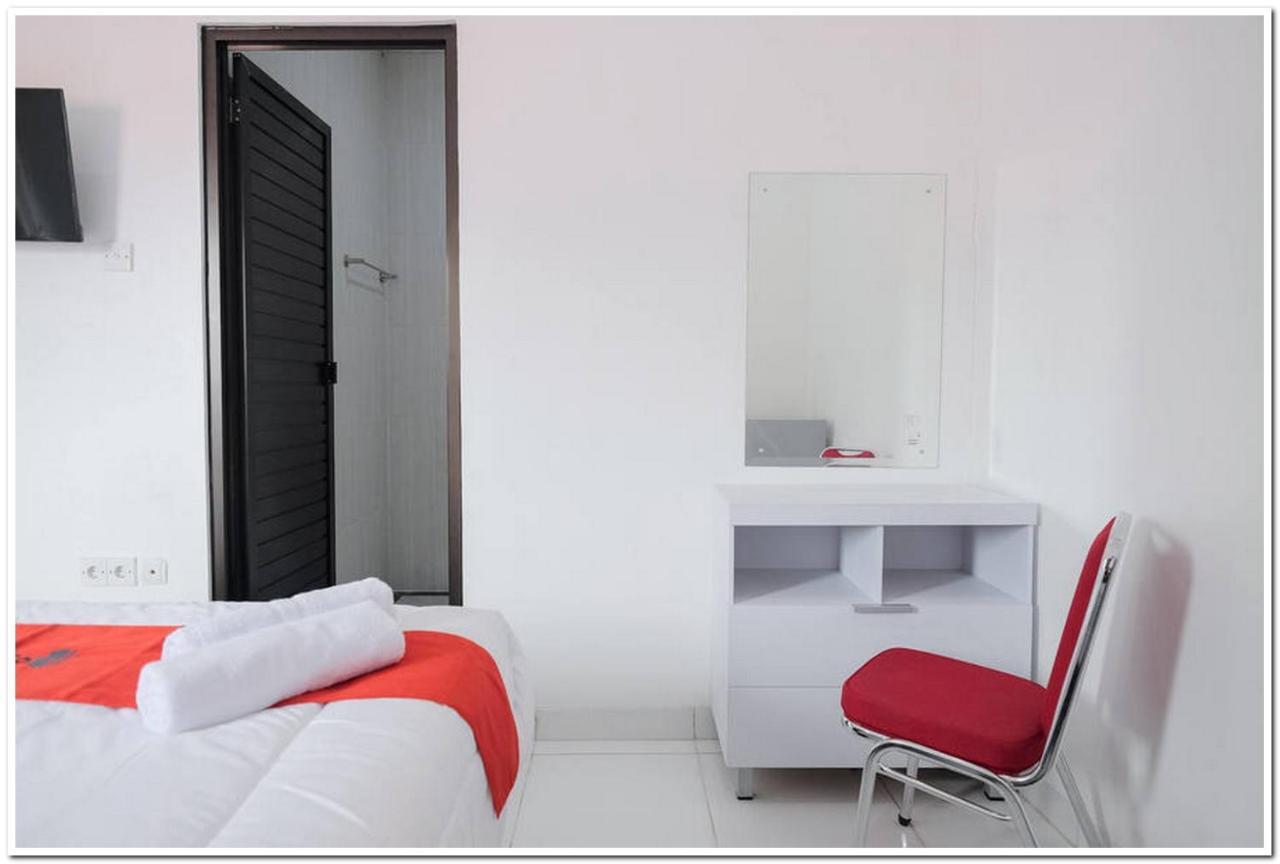 Reddoorz Near Kota Tua 2 Hotel Джакарта Екстериор снимка