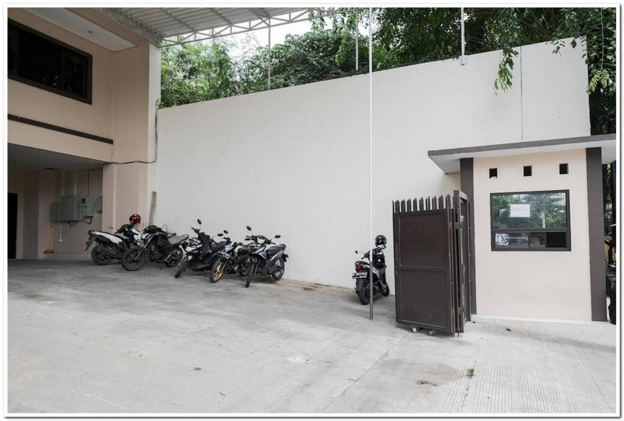 Reddoorz Near Kota Tua 2 Hotel Джакарта Екстериор снимка