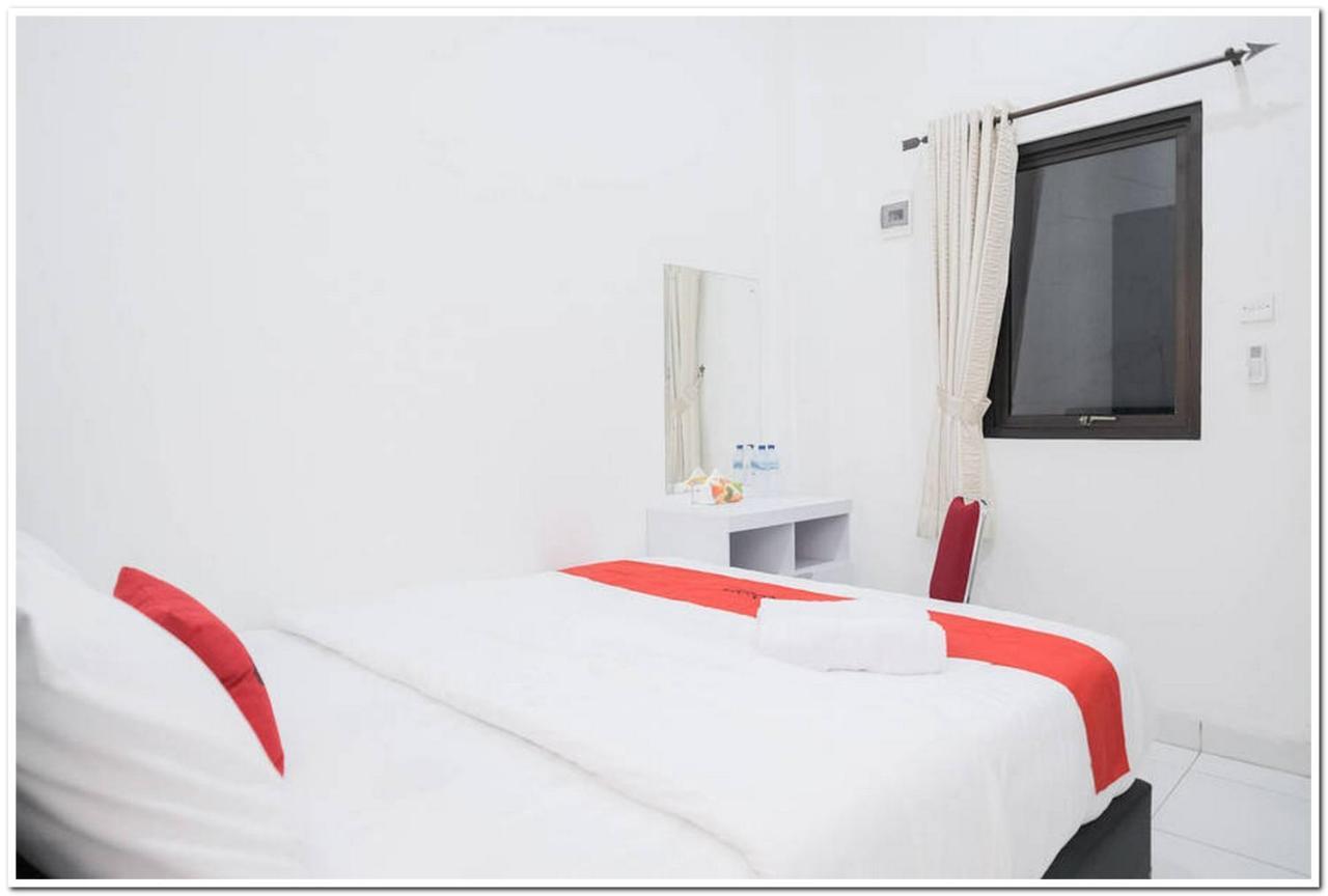 Reddoorz Near Kota Tua 2 Hotel Джакарта Екстериор снимка