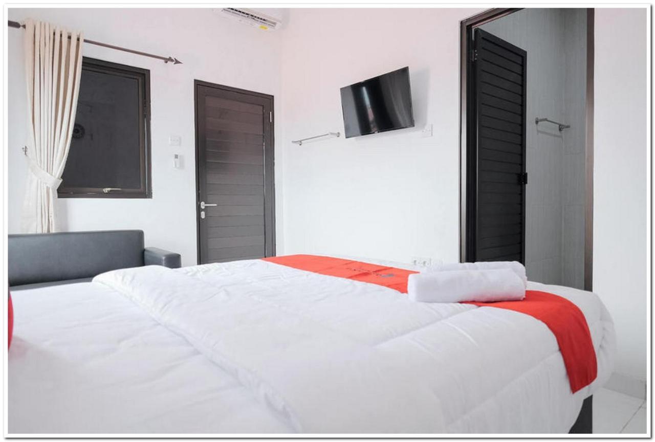 Reddoorz Near Kota Tua 2 Hotel Джакарта Екстериор снимка