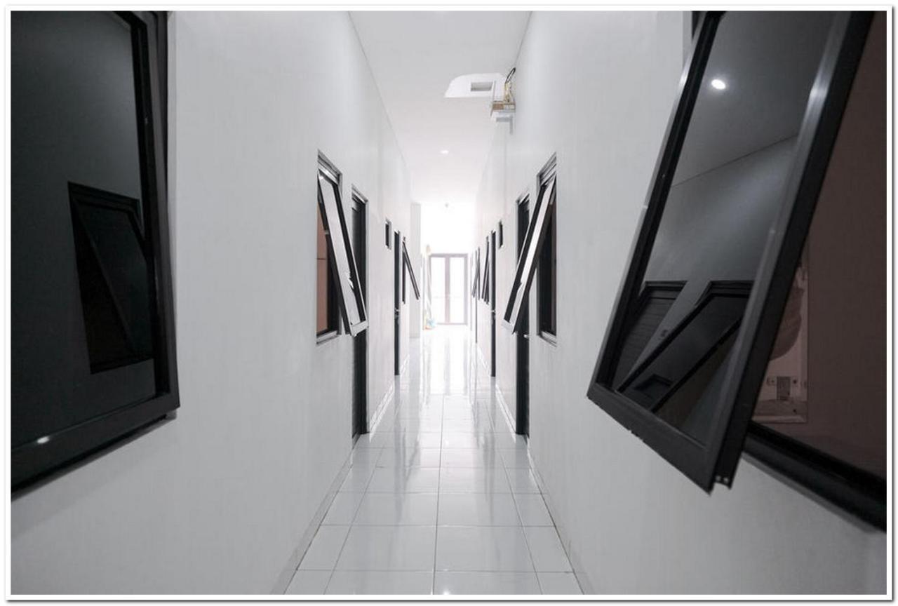 Reddoorz Near Kota Tua 2 Hotel Джакарта Екстериор снимка