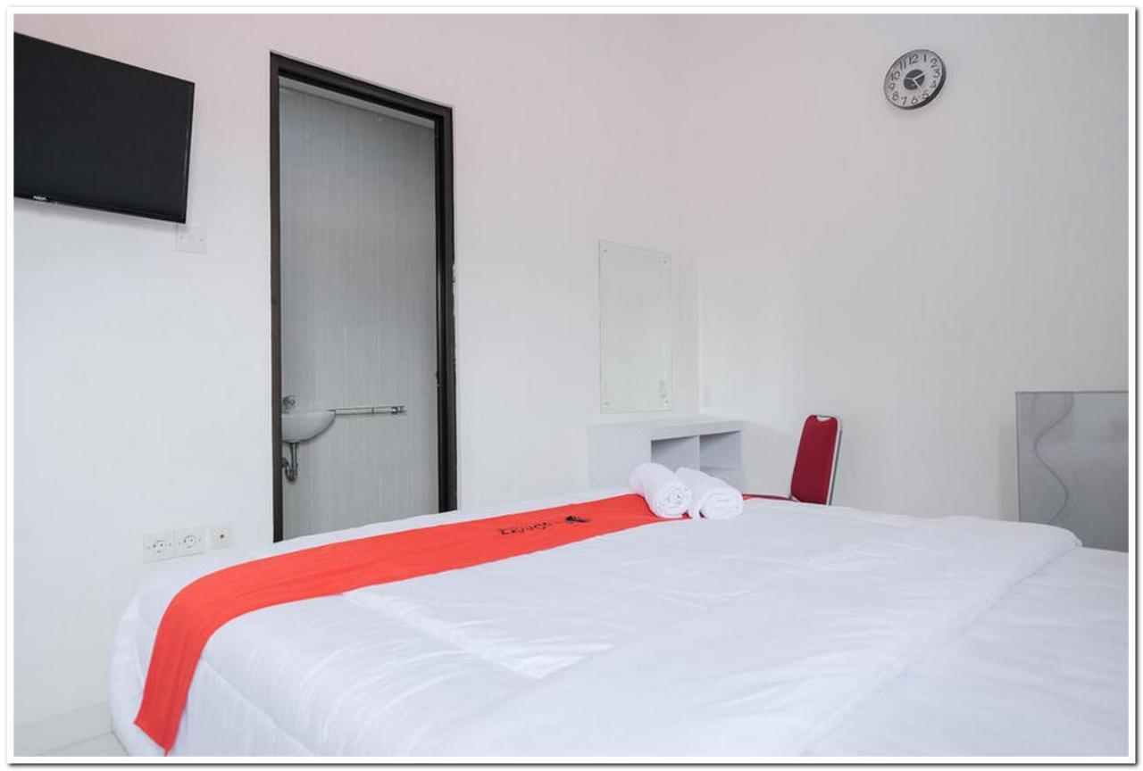 Reddoorz Near Kota Tua 2 Hotel Джакарта Екстериор снимка