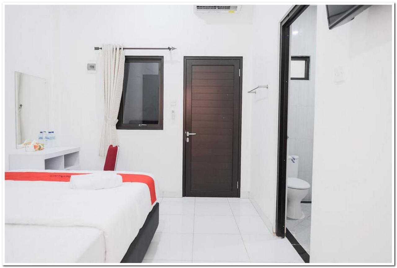 Reddoorz Near Kota Tua 2 Hotel Джакарта Екстериор снимка